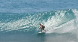 Kelly Slater Surfing Kirra Australia